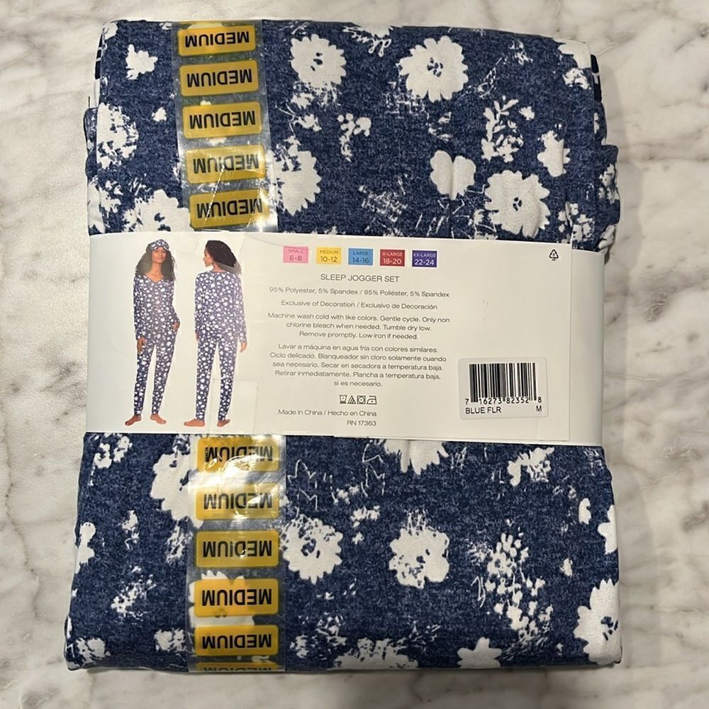 DKNY SLEEP JOGGER SET WITH EYE MASK - Picture 5 of 7
